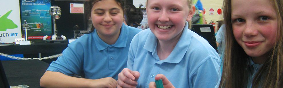 Students_At_Royal_Adelaide_Show